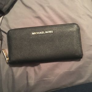 Black Michael kors wallet
